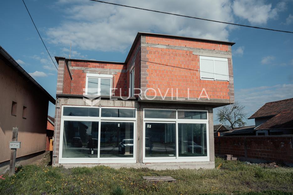 House For sale Antin