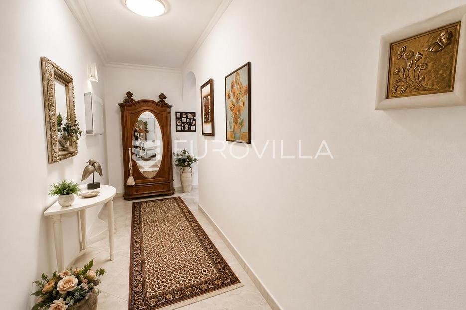 Flat For sale - Ličko-senjska Senj