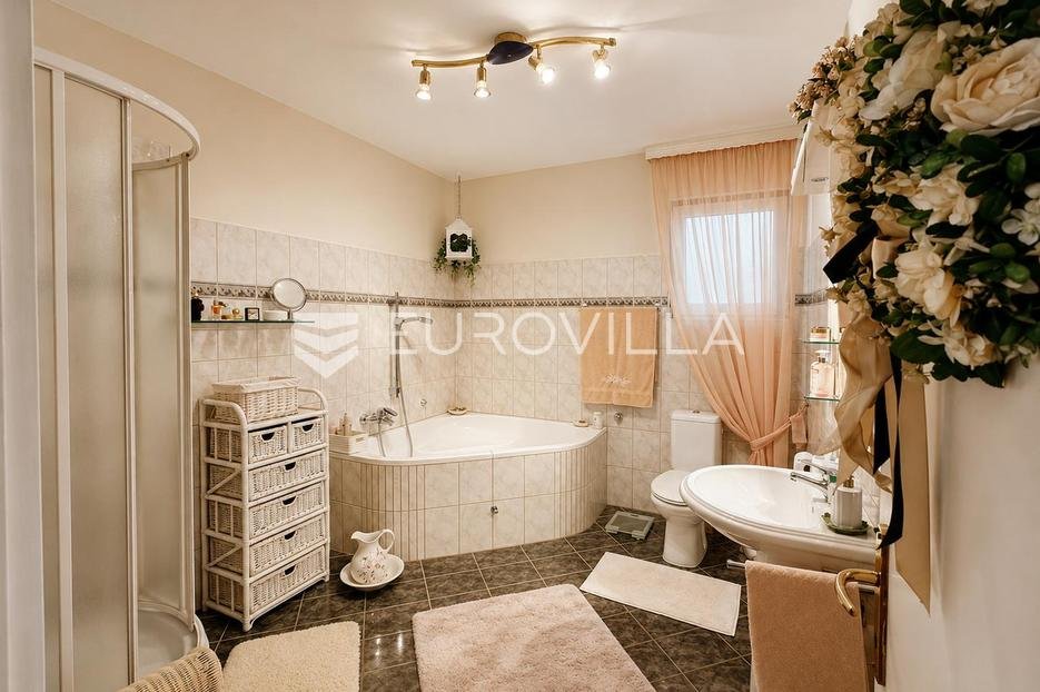 Flat For sale - Ličko-senjska Senj