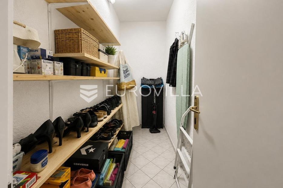 Flat For sale - Ličko-senjska Senj