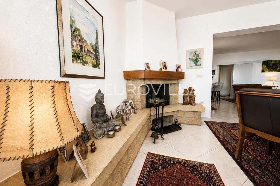 Flat For sale - Ličko-senjska Senj