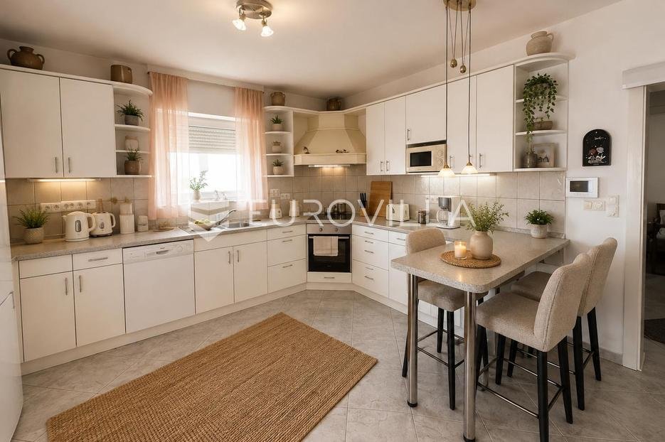 Flat For sale - Ličko-senjska Senj