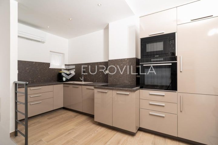 Flat for sale 100 m² – Melada (Maslina)