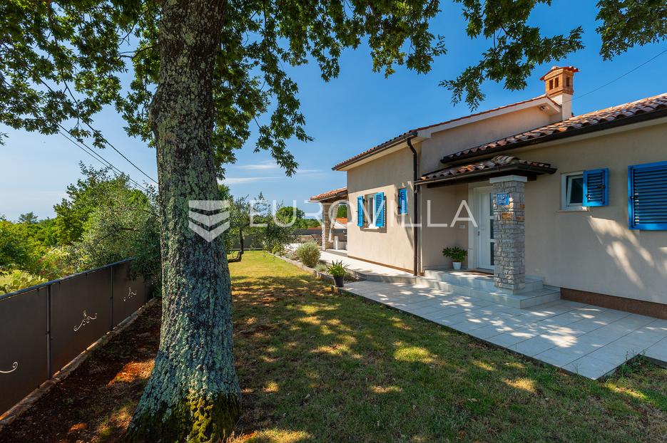 Kuća Na prodaju -  Barban