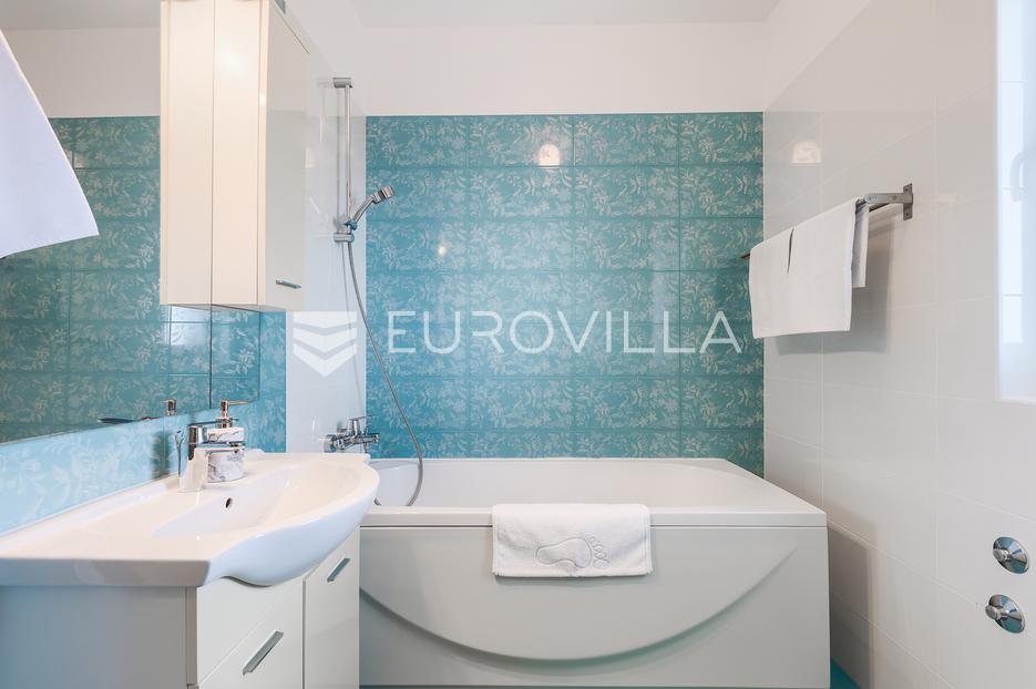 Kuća Na prodaju -  Barban