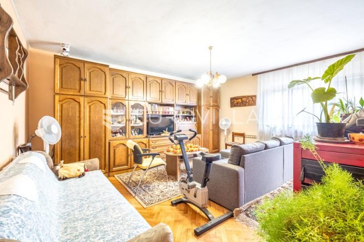 Kuća na prodaju 300 m² – Centar