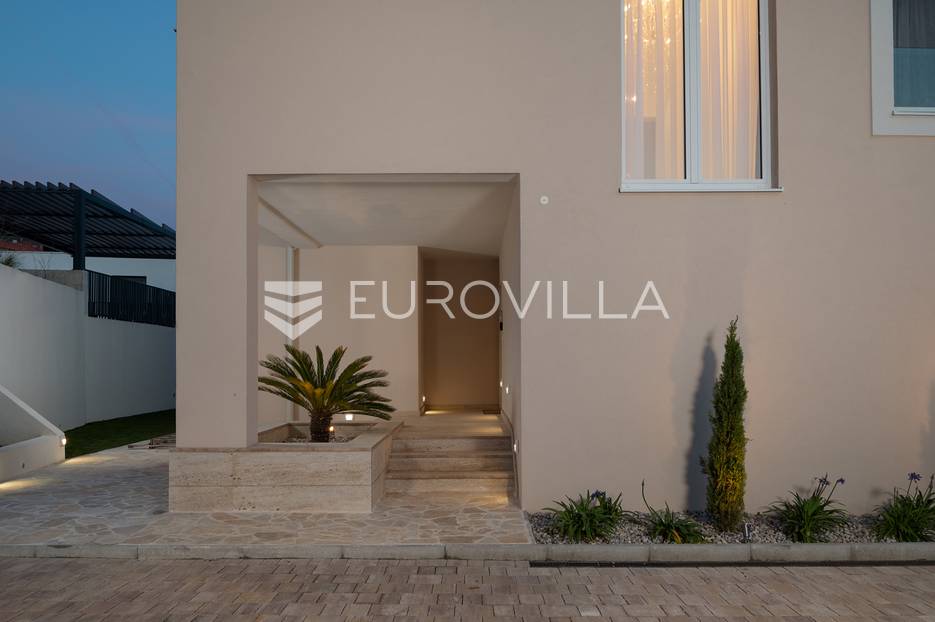 Haus Zu verkaufen -  Solin - Okolica