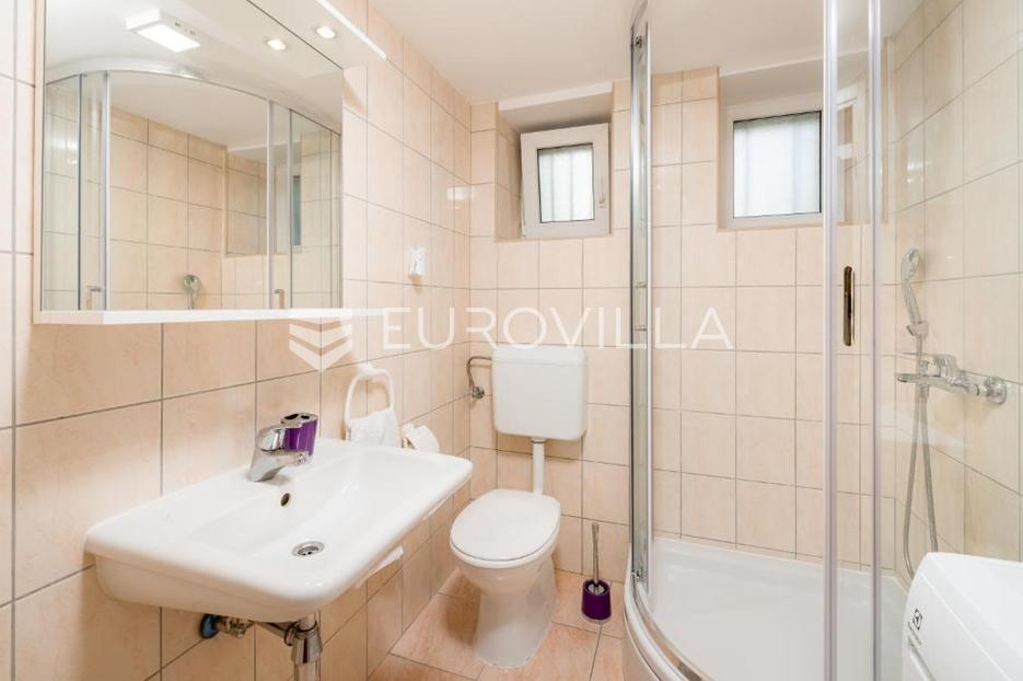 Flat For sale -  Split
