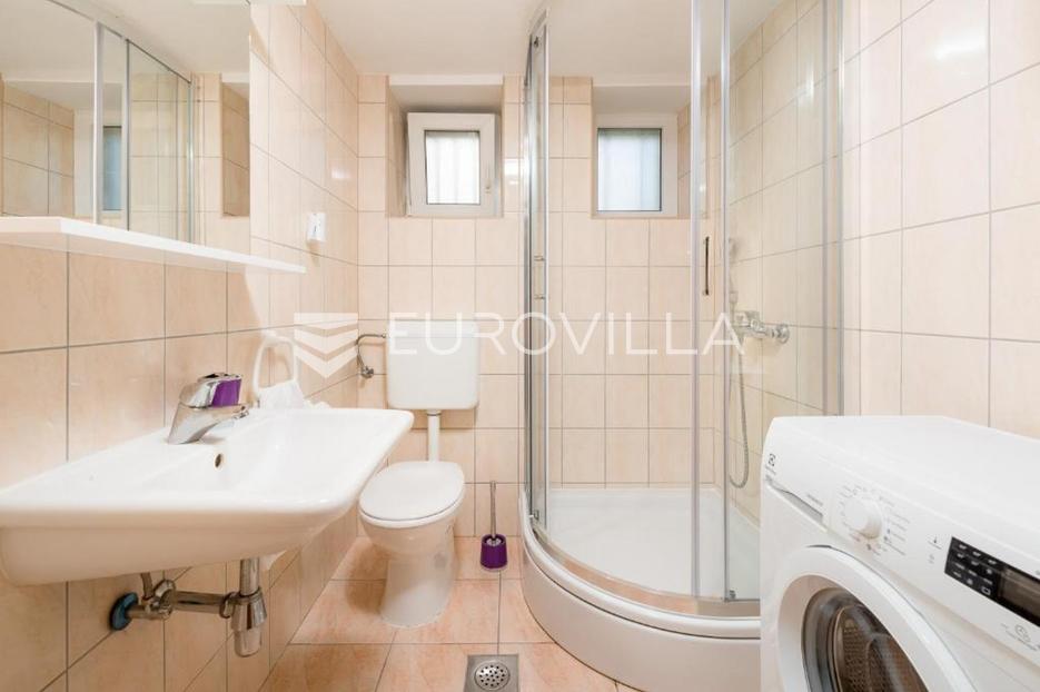 Flat For sale -  Split