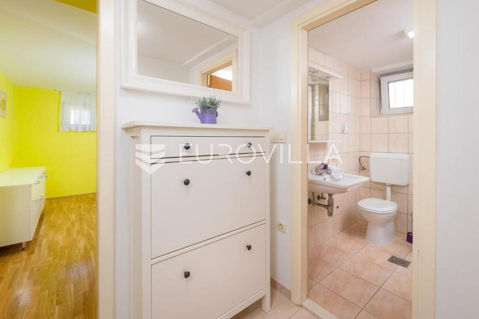 Flat For sale -  Split