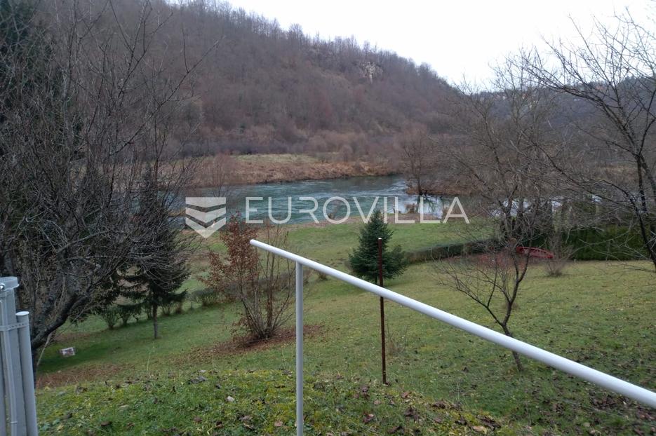 Hiša Na predaj -  Slunj