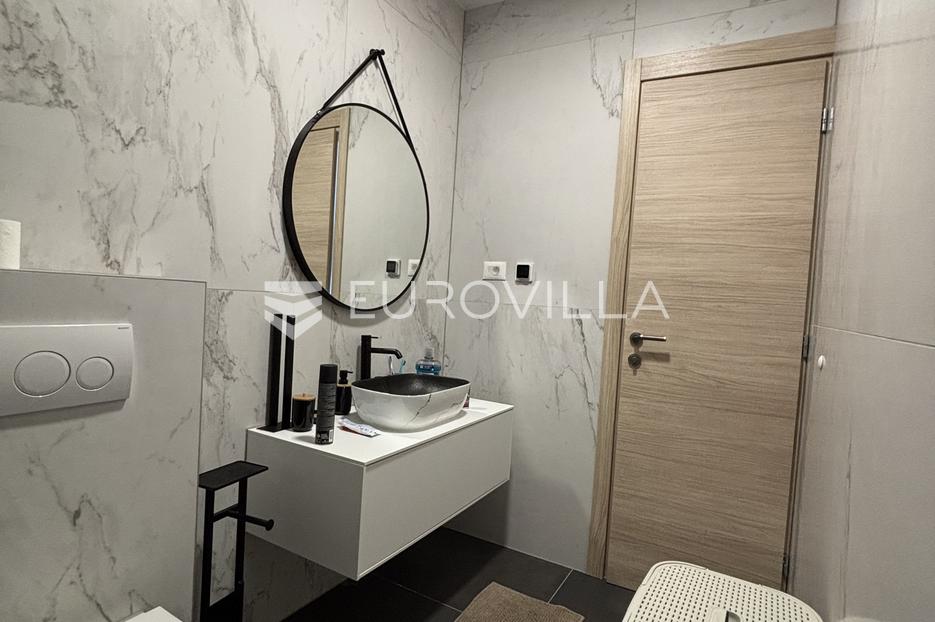 Haus Zu verkaufen - Istarska Tinjan