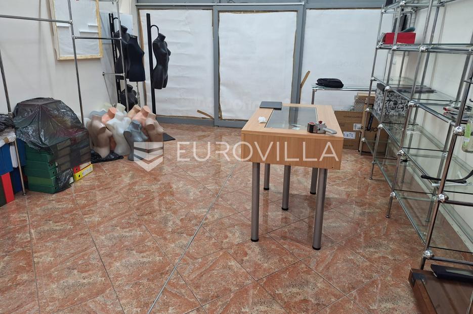 Poslovni prostor Na prodaju -  Karlovac
