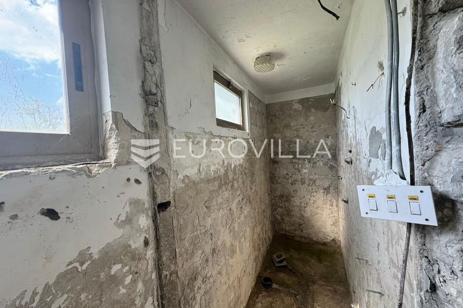 Kuća Na prodaju -  Pula
