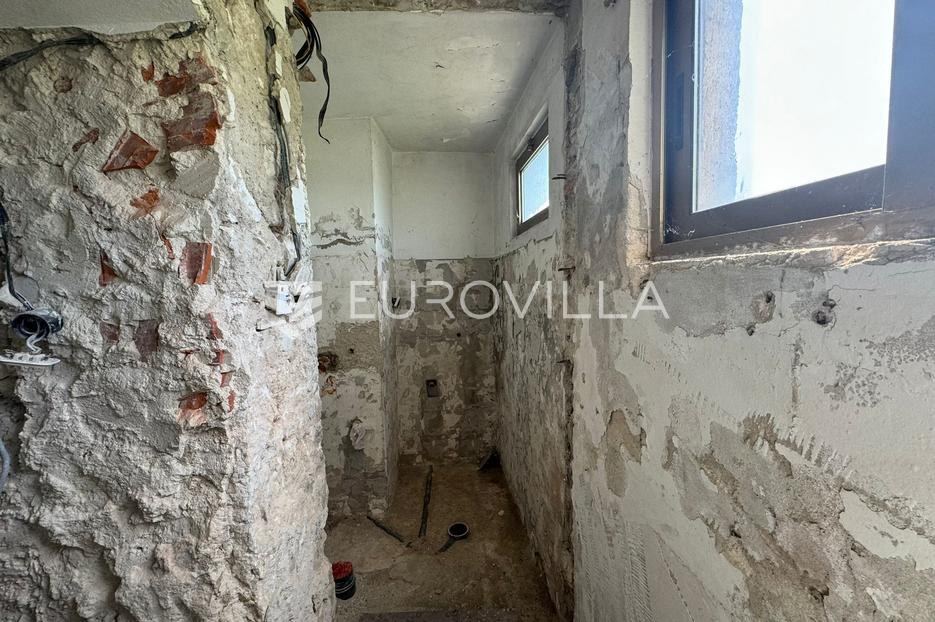 Kuća Na prodaju -  Pula