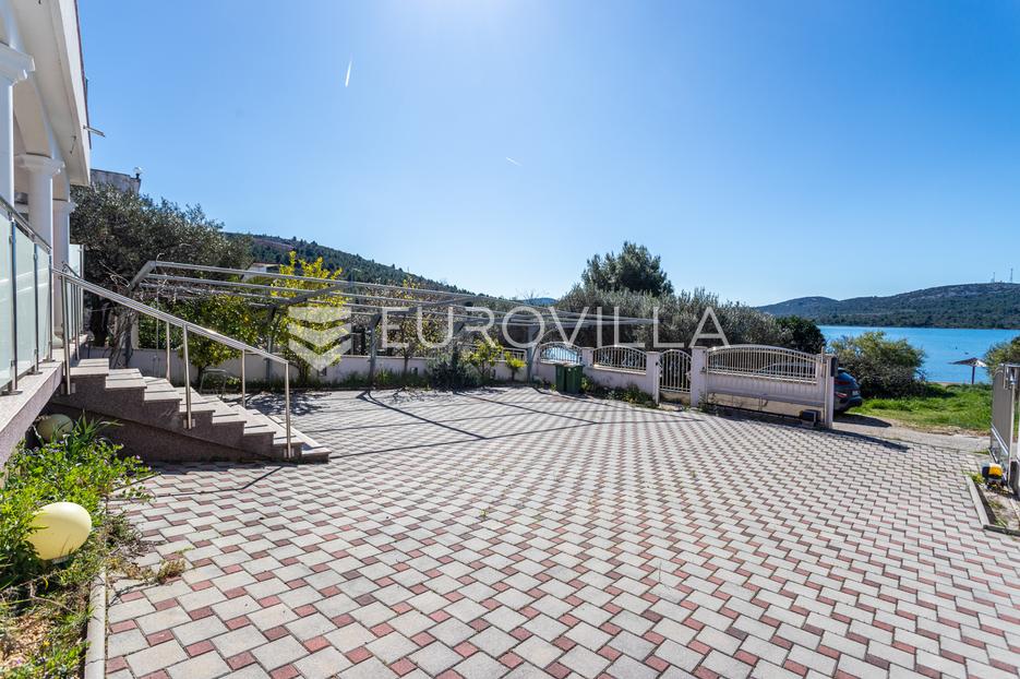 Maison À vendre - Šibensko-kninska Pirovac