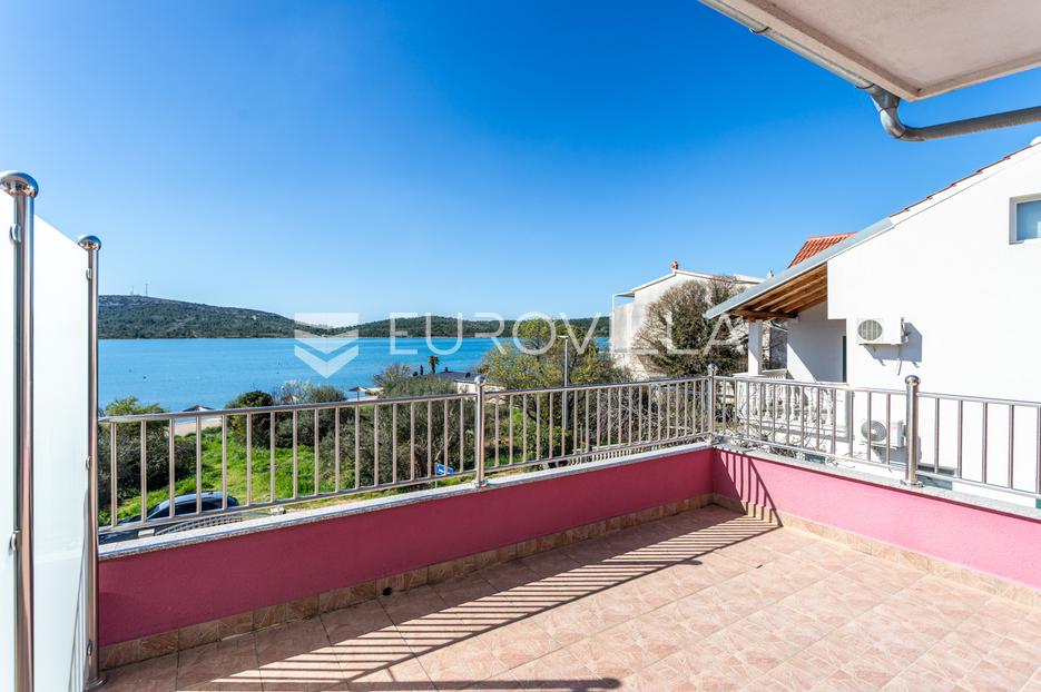Maison À vendre - Šibensko-kninska Pirovac