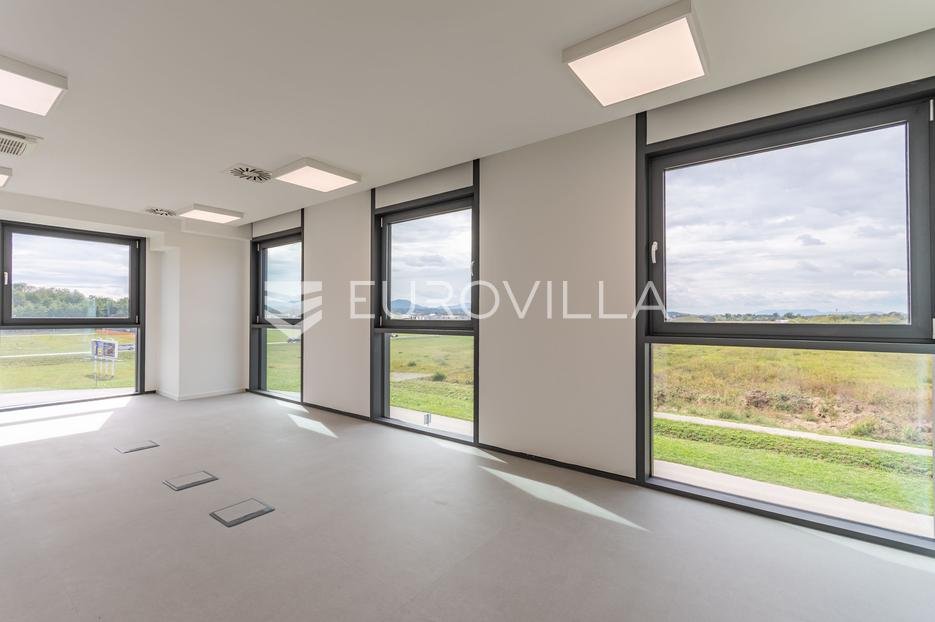 Business premises For rent - Varaždinska Gornji Kneginec