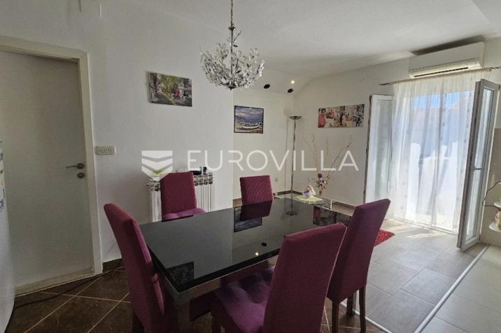 Apartma naprodaj 131 m² – Žrnovnica