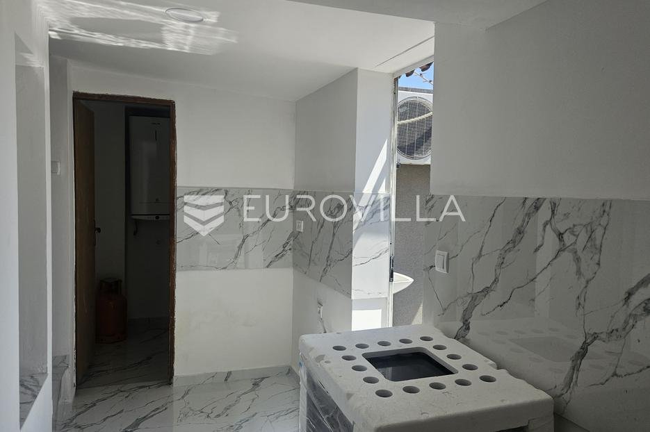 Stan Na prodaju - Splitsko-dalmatinska Split - Okolica