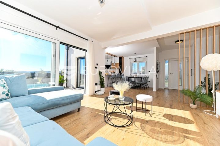 House for sale 160 m² – Kaštel Novi