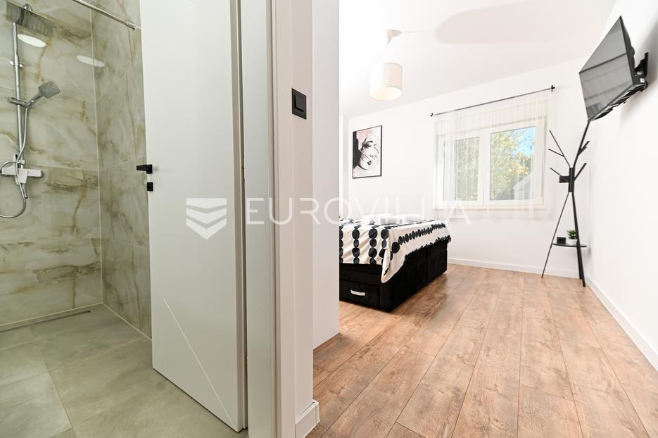 Casa In vendita -  Kaštela