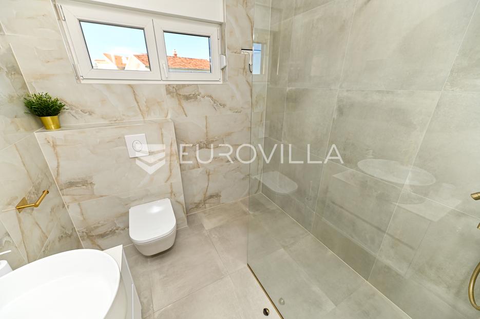 Casa In vendita -  Kaštela