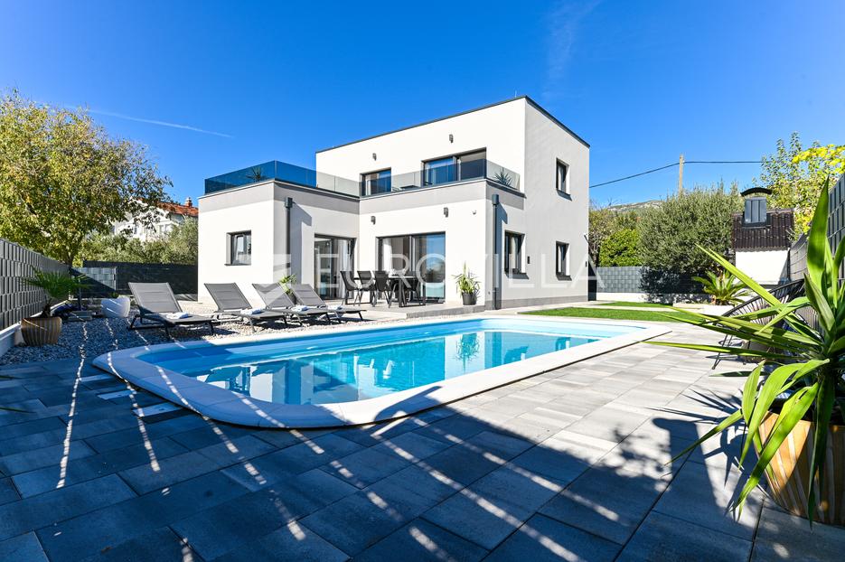 Casa In vendita -  Kaštela