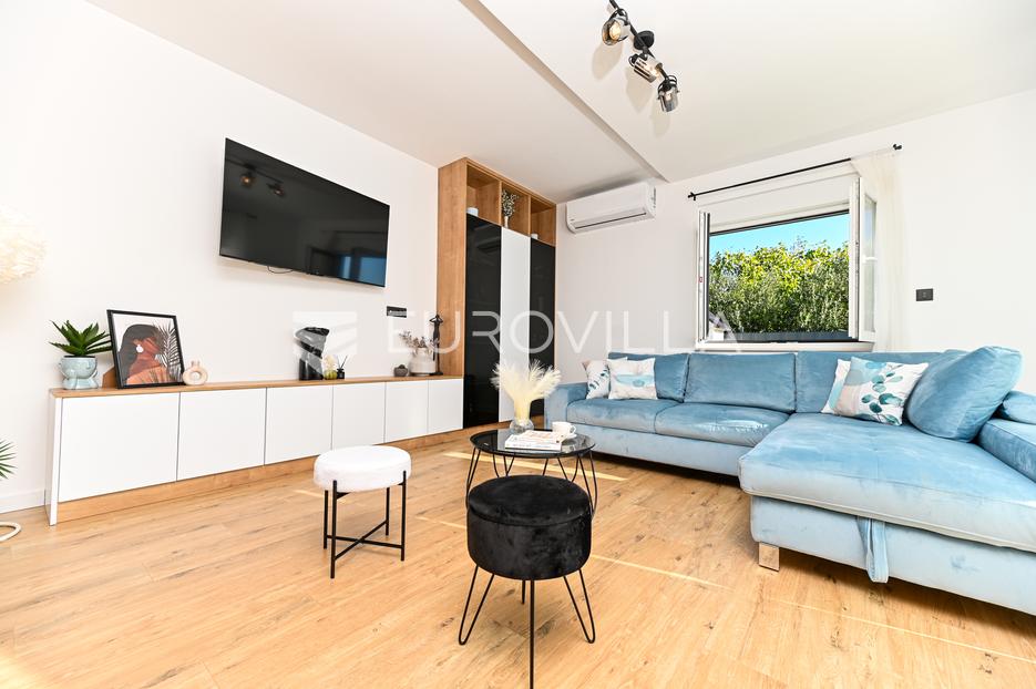 Casa In vendita -  Kaštela