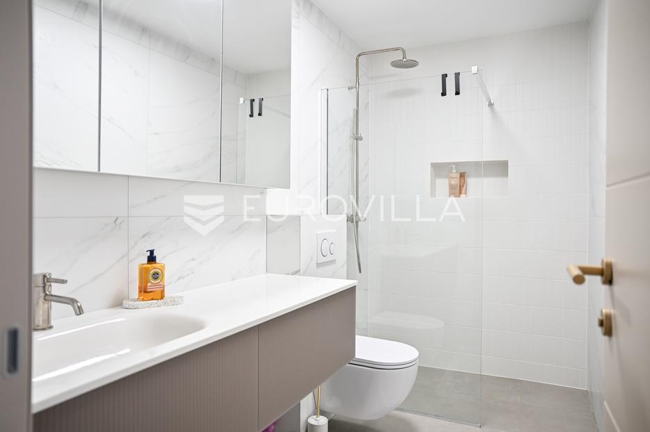 Apartment Zu verkaufen -  Podstrana