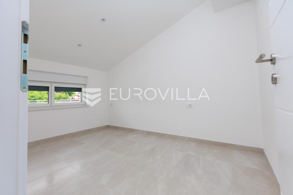 Stan Na prodaju -  Crikvenica
