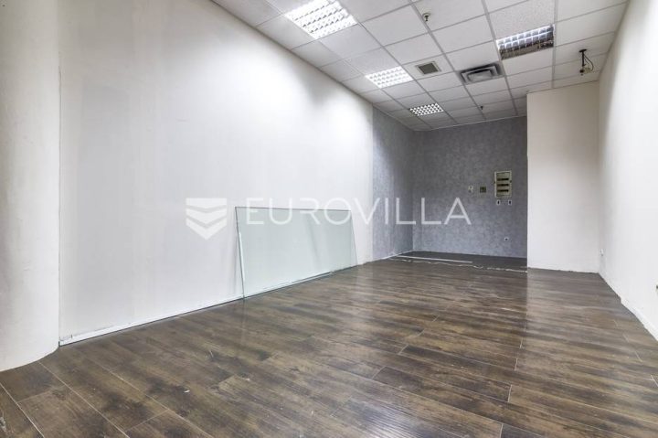 Poslovni prostor na prodaju 30 m² – Donji Grad