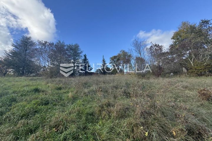 Land for sale 2000 m² – Heki