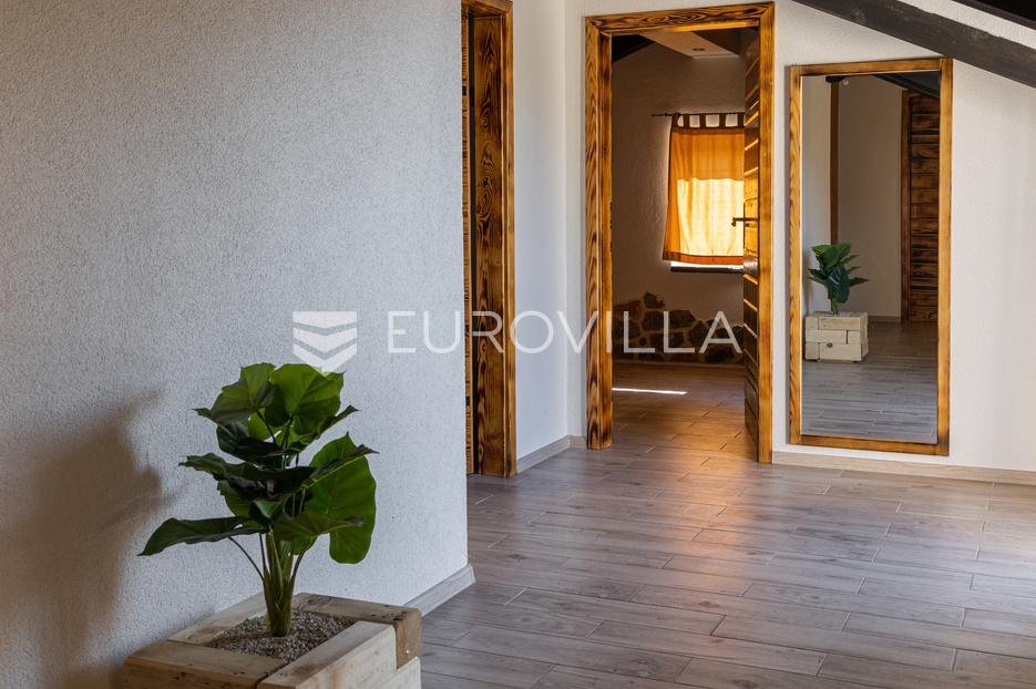 House For sale - Splitsko-dalmatinska Solin - Okolica
