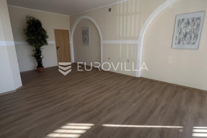 Komerčné na prenájom 50 m² – Kolonija