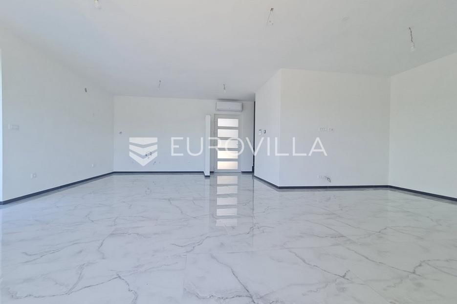 House For sale -  Vir