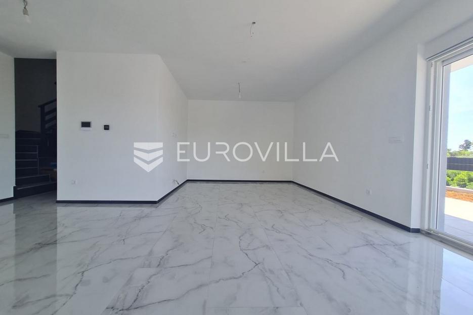House For sale -  Vir
