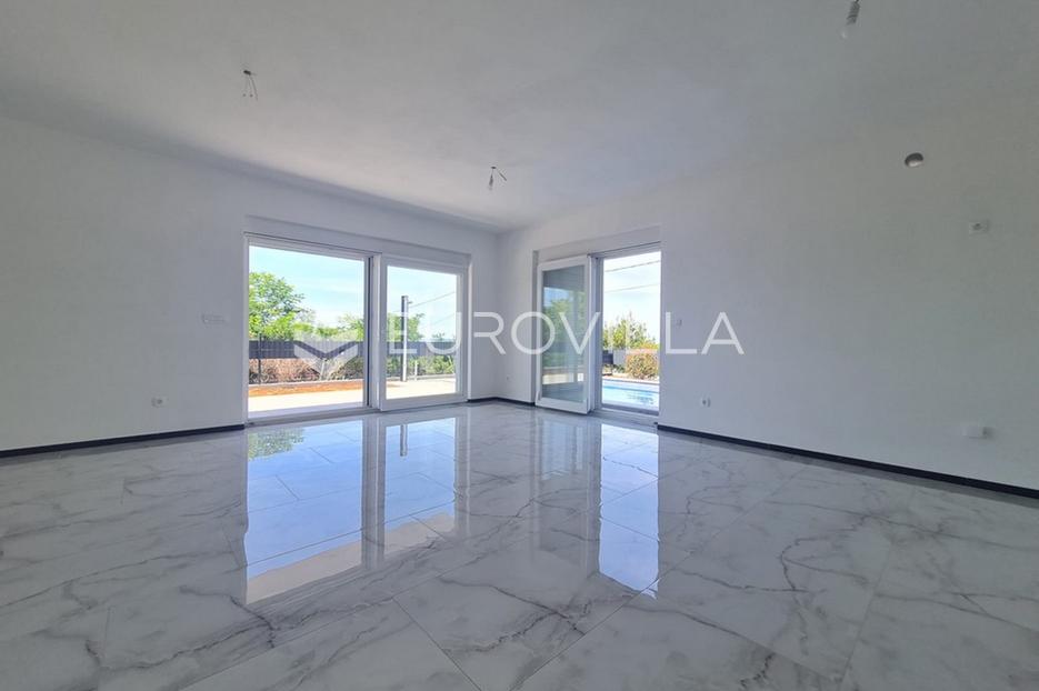 House For sale -  Vir
