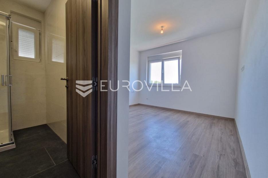 House For sale -  Vir