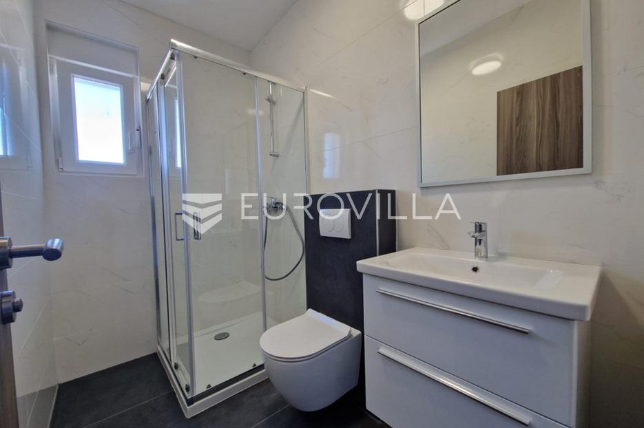 House For sale -  Vir