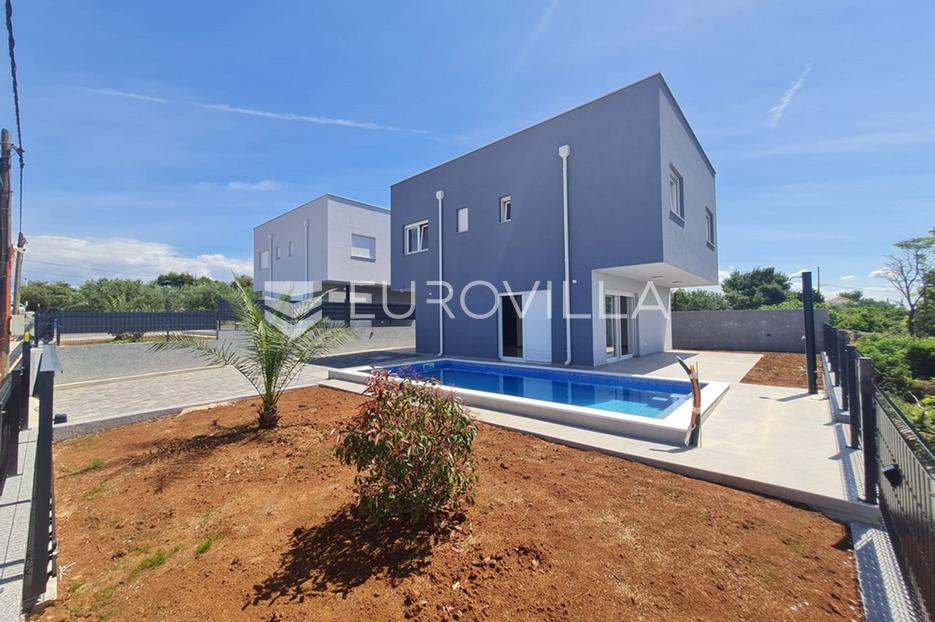 House For sale -  Vir