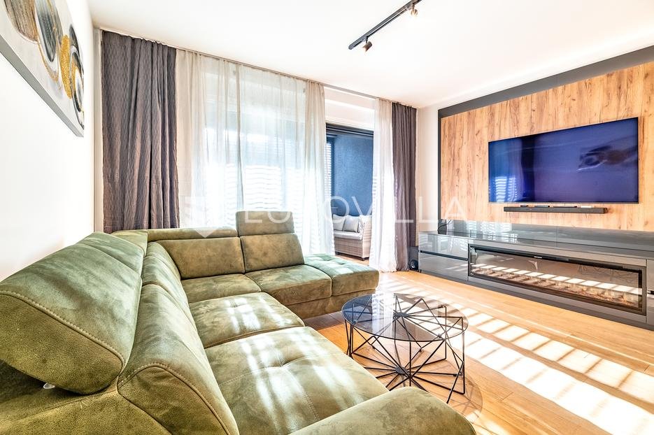 Appartement À louer - Grad Zagreb Peščenica - žitnjak - foto 1/15