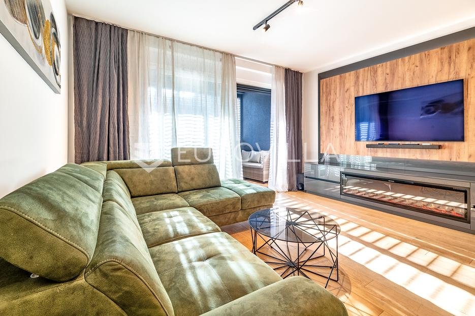 Appartement À louer - Grad Zagreb Peščenica - Žitnjak