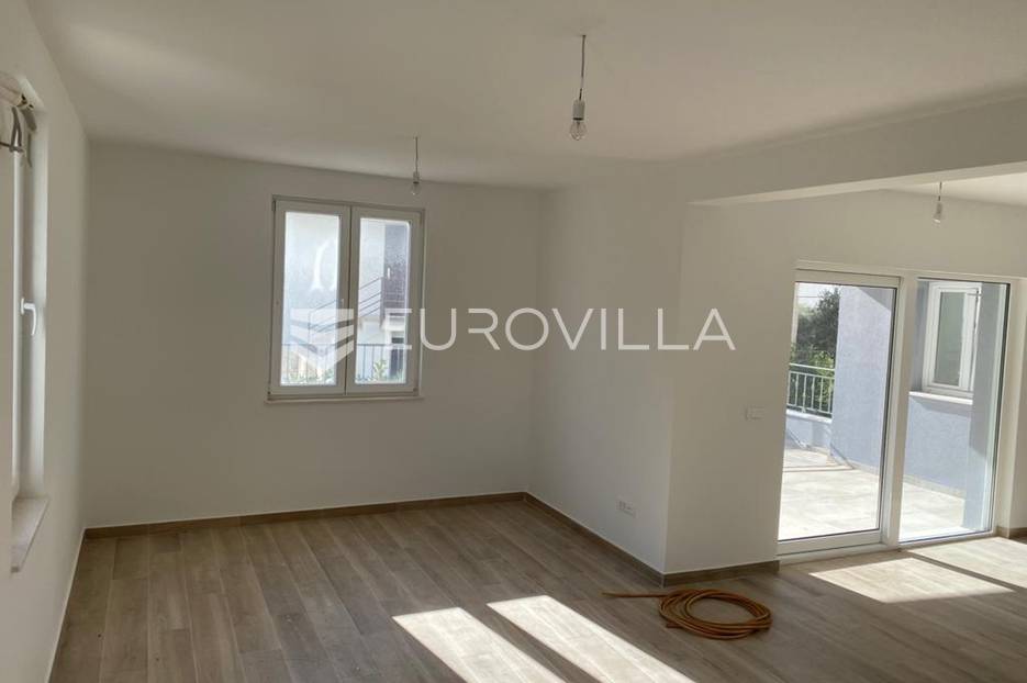Apartma Na predaj -  Bol
