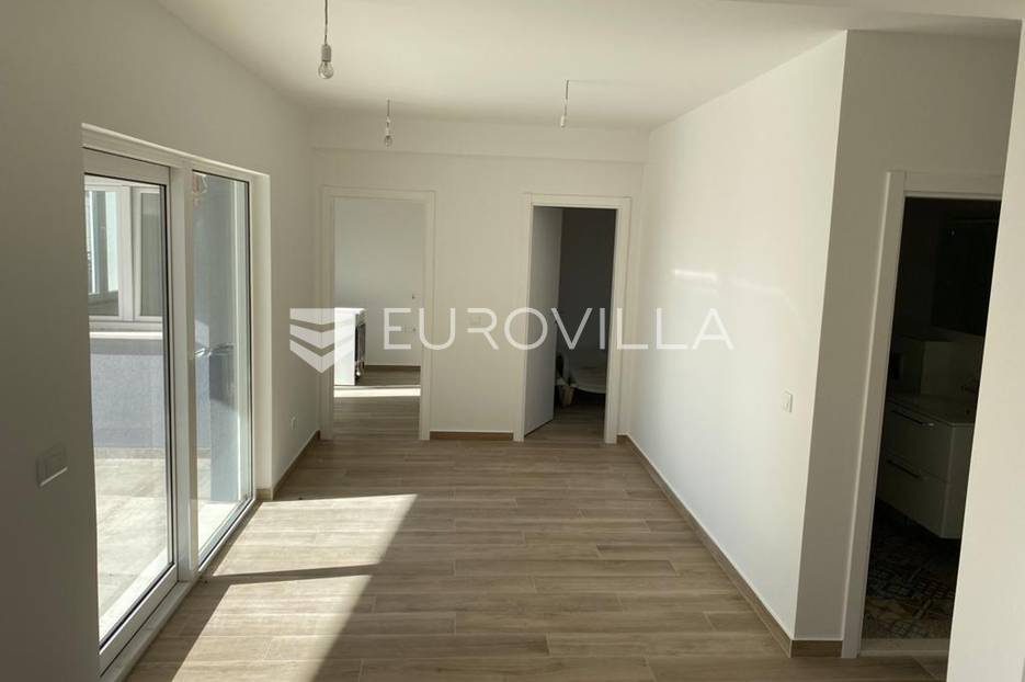Apartma Na predaj -  Bol
