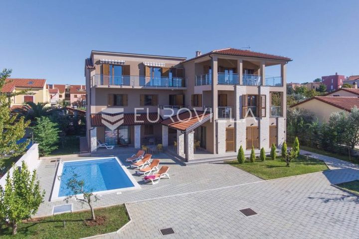 Stan na prodaju 246 m² – Banjole