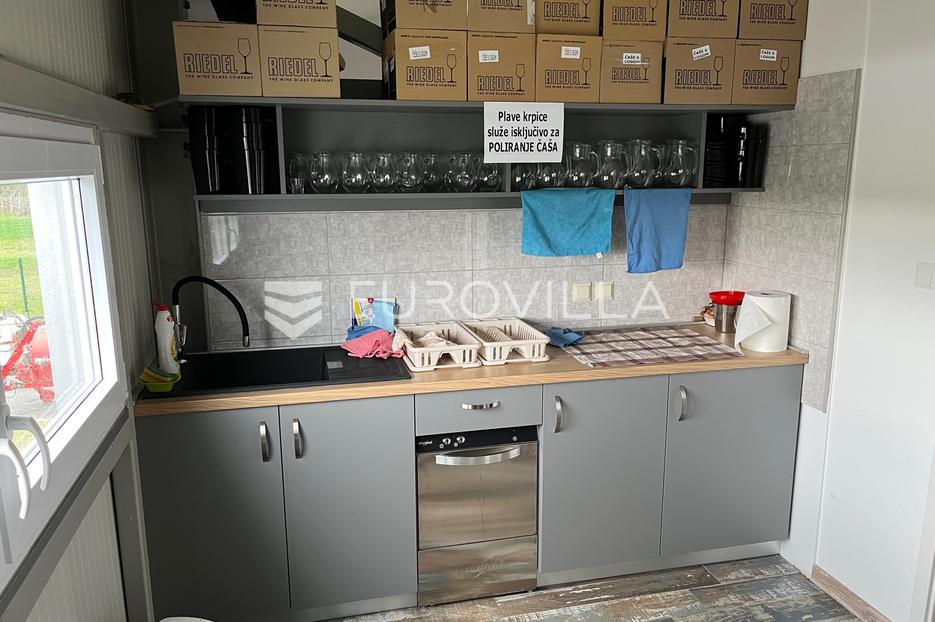 Commerciale In vendita -  Kneževi Vinogradi