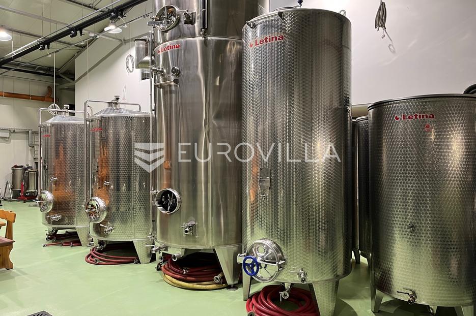 Commerciale In vendita -  Kneževi Vinogradi
