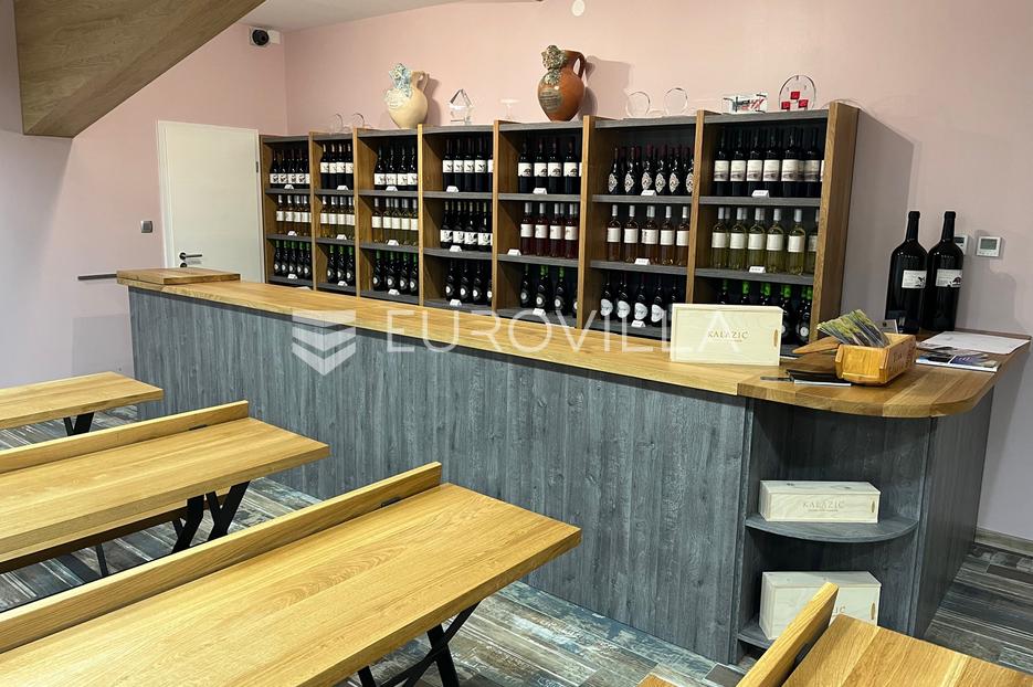 Commerciale In vendita -  Kneževi Vinogradi