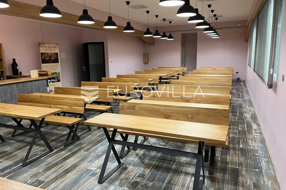 Commerciale In vendita -  Kneževi Vinogradi